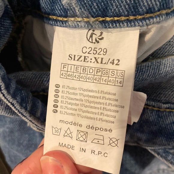 Ripped Overall Jeans - Picture 3 of 4